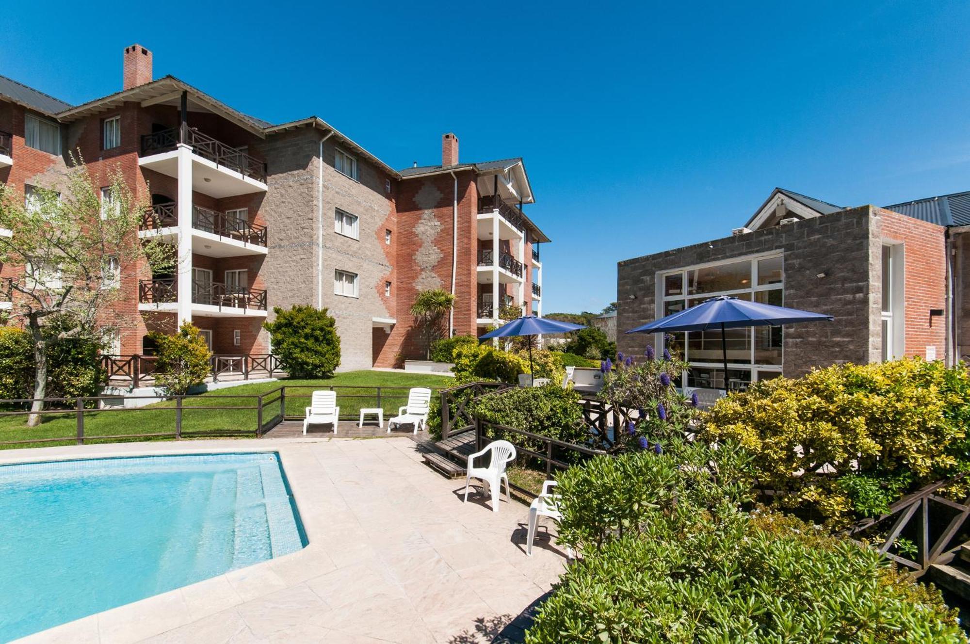 Victoria Village Carilo Esterno foto